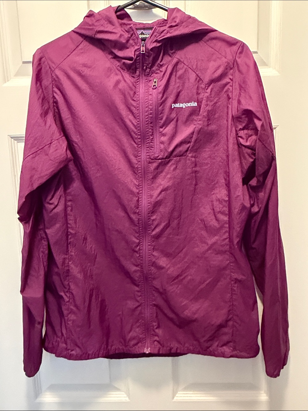 Patagonia Women's Hooded Windbreaker Jacket size medium purple